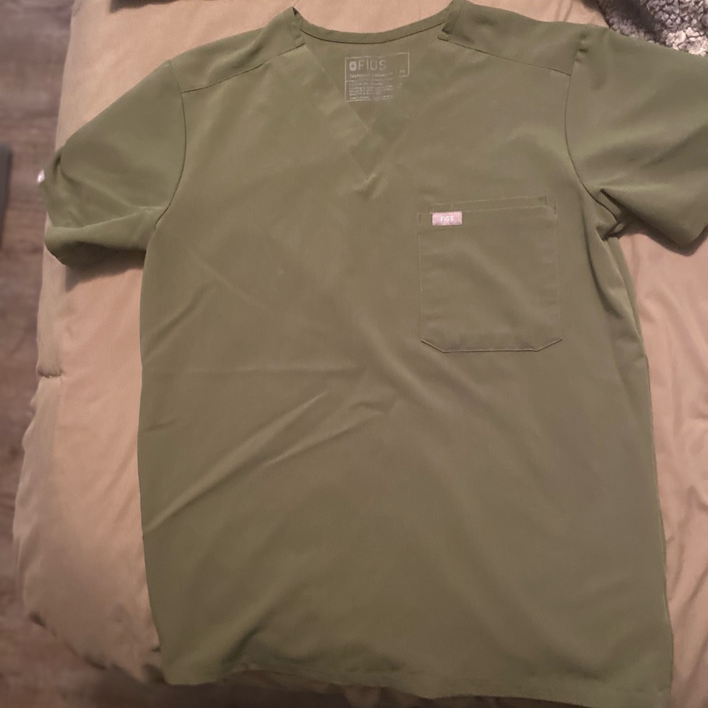Mens figs scrub top and jogger pants